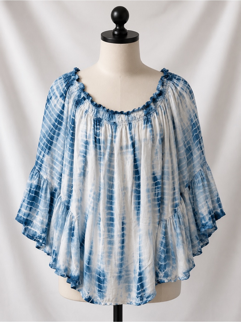 Elan blue flowy top